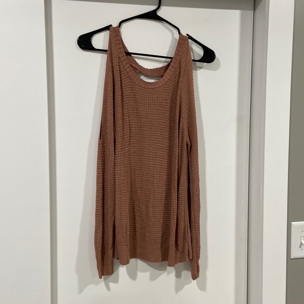 Women’s Sweater. Size M. Color Mauve
